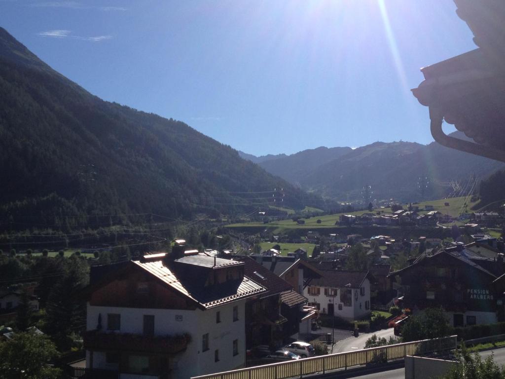 Harry'S Appartement Pettneu am Arlberg Room photo